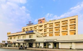 Fabhotel Devanshi Inn